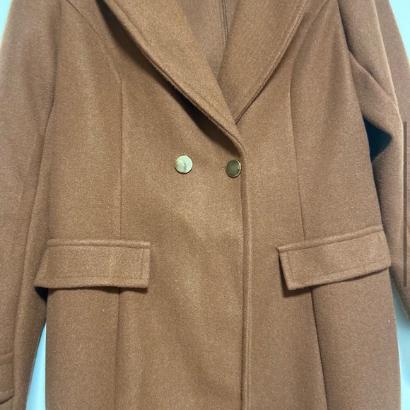 Brown double breasted coat - fabric looks and feels like wool - Picture 2 of 4